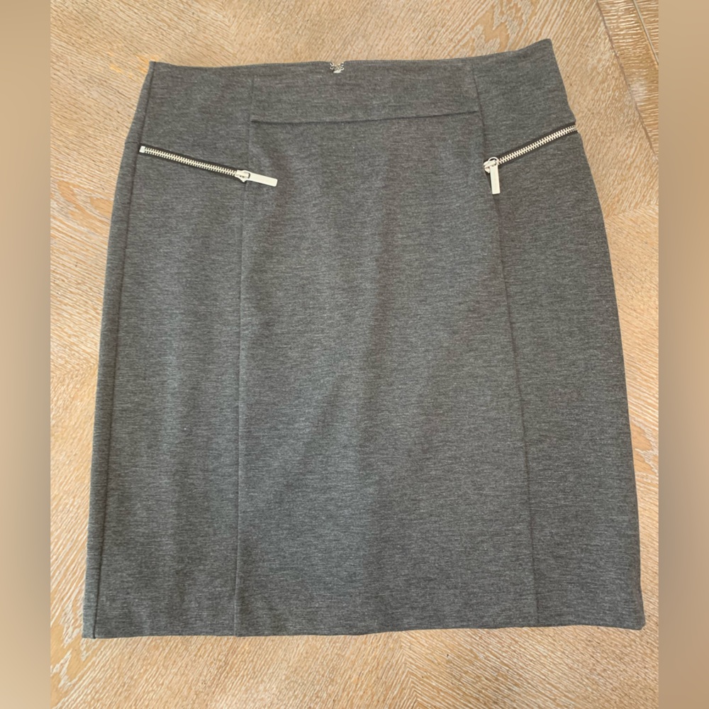 Michael Kors Gray Pencil Skirt Front Zip Pockets Sz 12 Waist 36” Length 22”